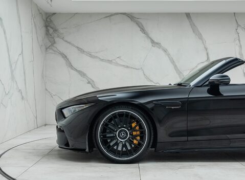 Mercedes-Benz SL Class SL63 AMG PERFORMANCE 38