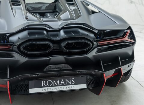 Lamborghini Revuelto 31