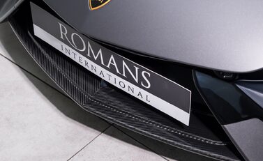 Lamborghini Revuelto 32