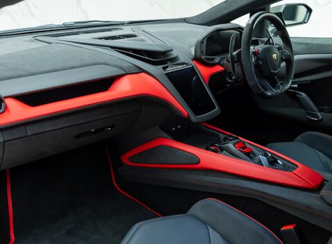 Lamborghini Revuelto 20