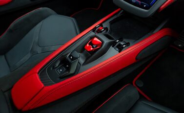 Lamborghini Revuelto 26