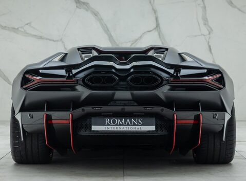 Lamborghini Revuelto 10