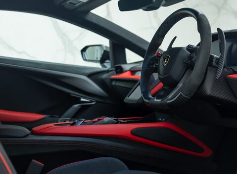 Lamborghini Revuelto 15