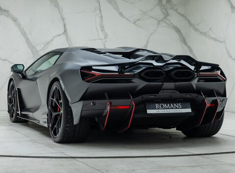 Lamborghini Revuelto 12