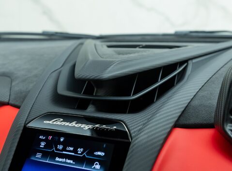 Lamborghini Revuelto 22