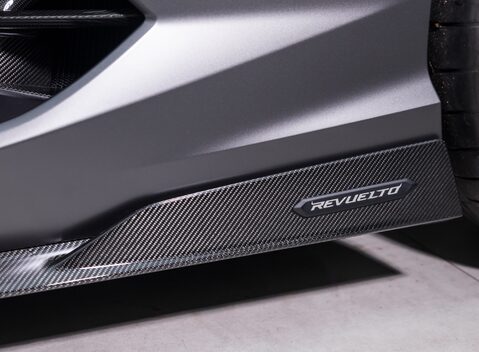 Lamborghini Revuelto 39