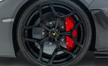 Lamborghini Revuelto 29