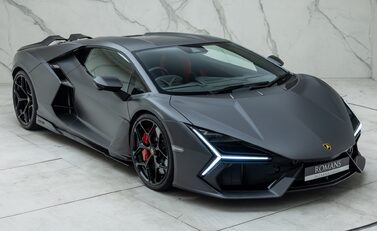 Lamborghini Revuelto 13