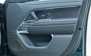 Land Rover Range Rover P530 AUTOBIOGRAPHY 28