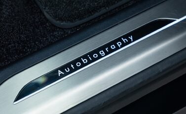 Land Rover Range Rover P530 AUTOBIOGRAPHY 27