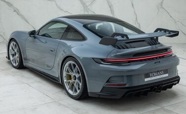 Porsche 911 GT3 (992) 12