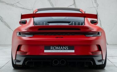 Porsche 911 GT3 (992) 8