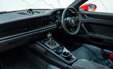 Porsche 911 GT3 (992) 19