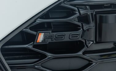 Audi RS6 GT 37