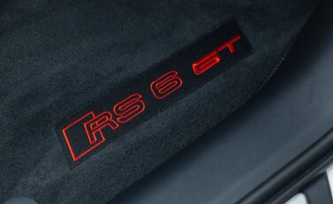 Audi RS6 GT 30
