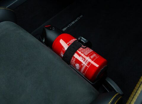 Porsche Cayman GT4 (718) 24