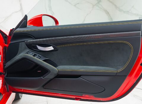 Porsche Cayman GT4 (718) 25