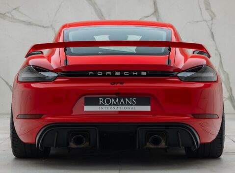 Porsche Cayman GT4 (718) 8
