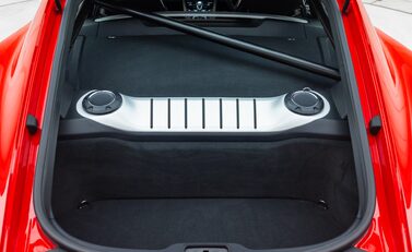 Porsche Cayman GT4 (718) 36