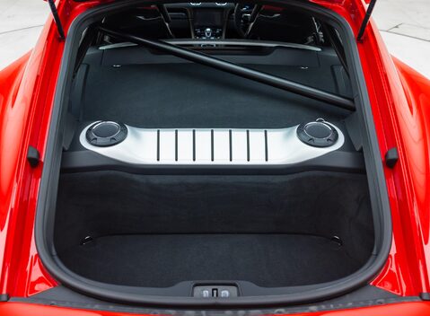 Porsche Cayman GT4 (718) 36