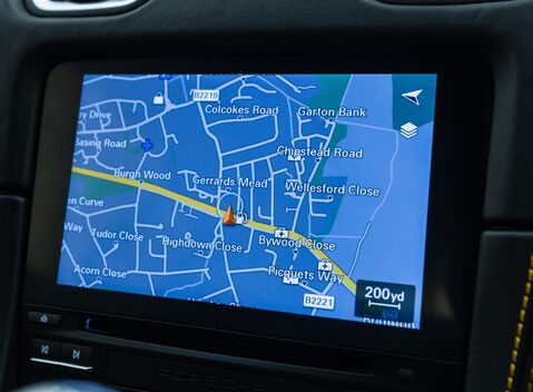 Porsche Cayman GT4 (718) 22