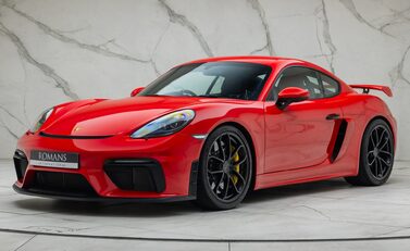 Porsche Cayman GT4 (718) 1