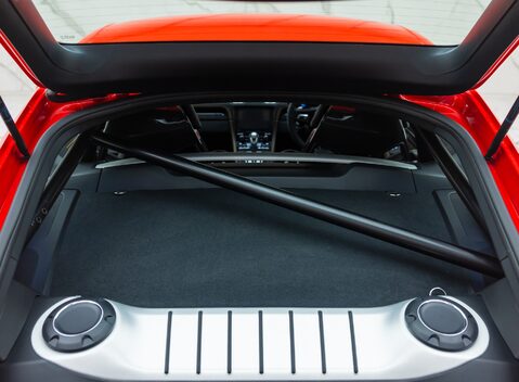 Porsche Cayman GT4 (718) 37