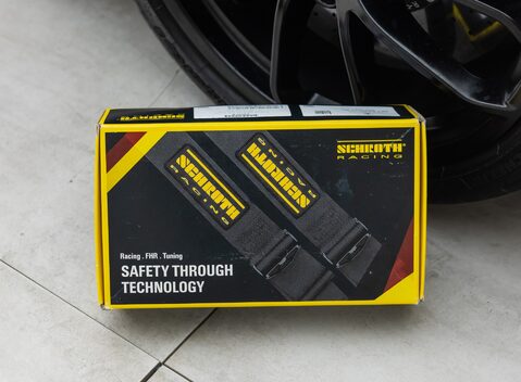 Porsche Cayman GT4 (718) 33