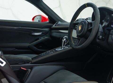 Porsche Cayman GT4 (718) 13