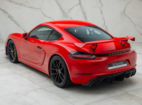 Porsche Cayman GT4 (718) 12