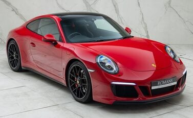 Porsche 911 Carrera 4 GTS (991.2) 11