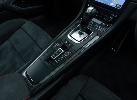 Porsche 911 Carrera 4 GTS (991.2) 23
