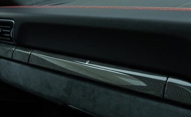 Porsche 911 Carrera 4 GTS (991.2) 24