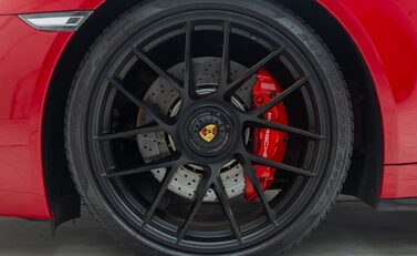 Porsche 911 Carrera 4 GTS (991.2) 27