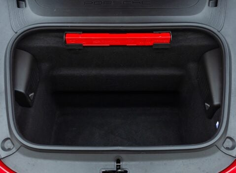 Porsche 911 Carrera 4 GTS (991.2) 36