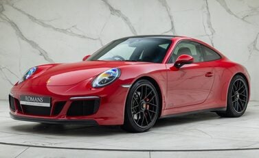 Porsche 911 Carrera 4 GTS (991.2) 1