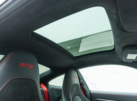 Porsche 911 Carrera 4 GTS (991.2) 16