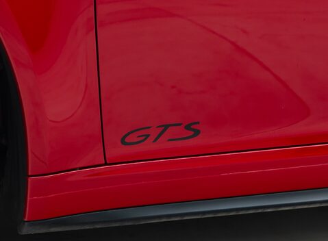 Porsche 911 Carrera 4 GTS (991.2) 31