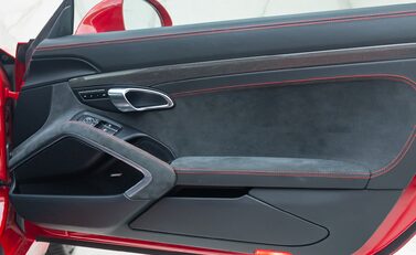 Porsche 911 Carrera 4 GTS (991.2) 25