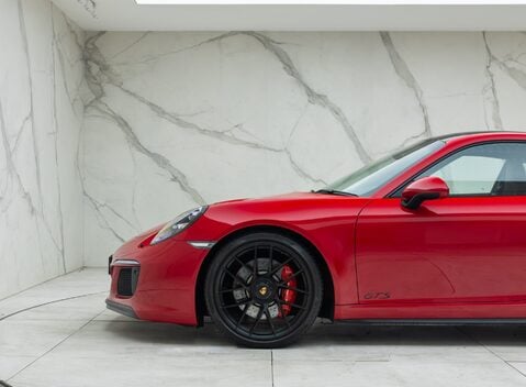 Porsche 911 Carrera 4 GTS (991.2) 33