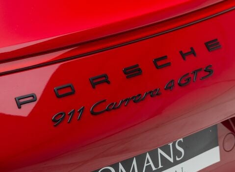 Porsche 911 Carrera 4 GTS (991.2) 32
