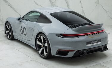 Porsche 911 SPORT CLASSIC (992) 12