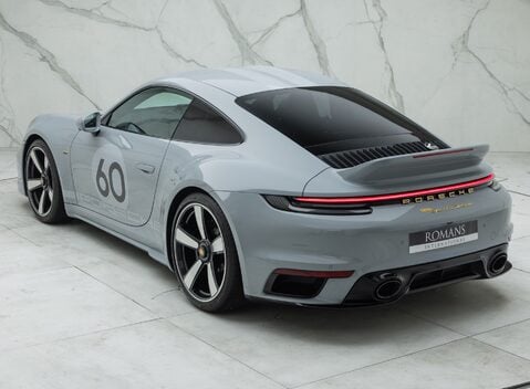 Porsche 911 SPORT CLASSIC (992) 12