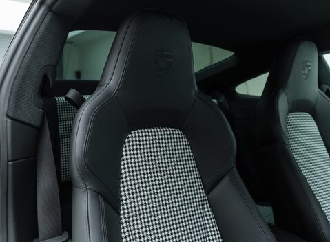 Porsche 911 SPORT CLASSIC (992) 15