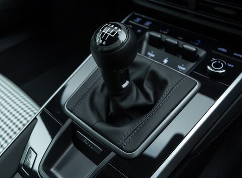 Porsche 911 SPORT CLASSIC (992) 25