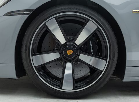 Porsche 911 SPORT CLASSIC (992) 31