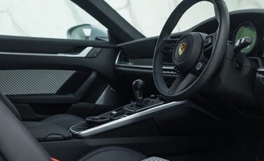 Porsche 911 SPORT CLASSIC (992) 13