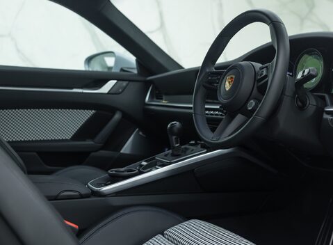 Porsche 911 SPORT CLASSIC (992) 13