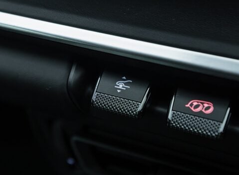 Porsche 911 SPORT CLASSIC (992) 23