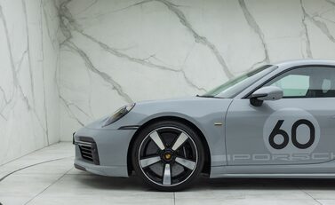 Porsche 911 SPORT CLASSIC (992) 44